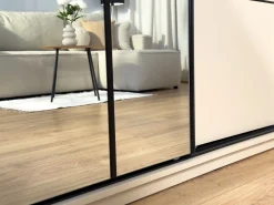 Szafy Trzydrzwiowe|Szafy Do Przedpokoju></noscript>BROMARKT Beżowa szafa przesuwna z lustrem 280 cm do sypialni EDGE MAX