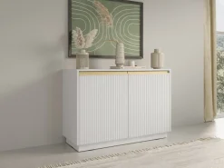 Komody></noscript>PIASKI Biała dwudrzwiowa komoda z ryflowanymi frontami 103 cm RAVO biały