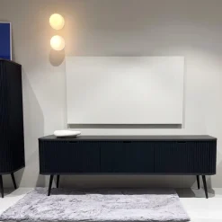 Zestawy Mebli Do Salonu|Szafki Rtv></noscript>PIASKI Biała nowoczesna szafka RTV 168 cm ZENIT ryflowane fronty biały