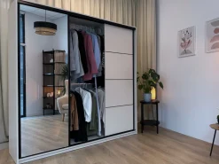 Zestawy Mebli Do Przedpokoju|Szafy Trzydrzwiowe></noscript>BROMARKT Duża szafa przesuwna z lustrem do sypialni 280 cm LOFT beż piaskowy