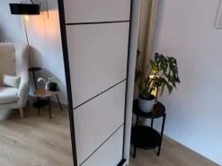 Zestawy Mebli Do Przedpokoju|Szafy Trzydrzwiowe></noscript>BROMARKT Duża szafa przesuwna z lustrem do sypialni 280 cm LOFT beż piaskowy