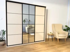 Zestawy Mebli Do Przedpokoju|Szafy Trzydrzwiowe></noscript>BROMARKT Duża trzydrzwiowa szafa przesuwna z lustrem 250 cm EDGE dąb lefkas