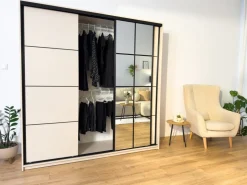 Zestawy Mebli Do Przedpokoju|Szafy Trzydrzwiowe></noscript>BROMARKT Duża trzydrzwiowa szafa przesuwna z lustrem 250 cm EDGE dąb lefkas