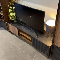 Komody></noscript>DOLMAR Dwudrzwiowa komoda z szufladą 180 cm PINNACLE