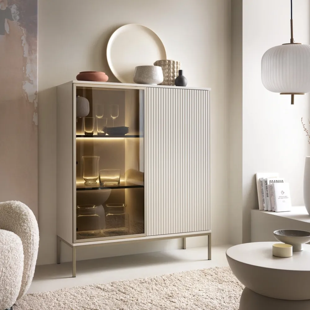 Zestawy Mebli Do Salonu|Witryny>PIASKI Kaszmirowa niska witryna na nóżkach do salonu 104 cm SEWILLA