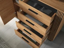 Komody><noscript><img width=