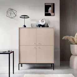 Komody></noscript>PIASKI Komoda do salonu z drzwiami MONTI beż