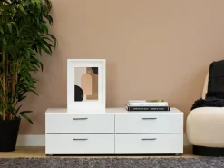 Komody><noscript><img width=