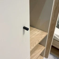 Regały Na Książki|Meble Młodzieżowe></noscript>MEBLAR Młodzieżowy regał 80 cm na książki nowoczesny ALDENO eukaliptus