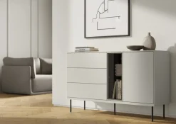 Zestawy Mebli Do Salonu|Komody></noscript>lenart. Nowoczesna komoda na nóżkach z szufladami 134 cm EPIRO kaszmir