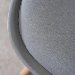 Krzesła Tapicerowane|Krzesła></noscript>MEBEL ELITE Nowoczesne krzesło tapicerowane do jadalni szare ekoskóra SILVO