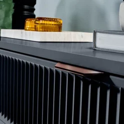 Komody><noscript><img width=