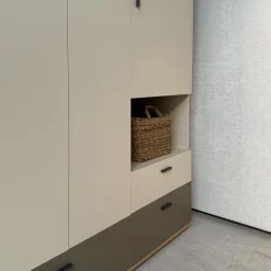 Zestawy Mebli Młodzieżowych|Komody></noscript>lenart. Pojemna komoda z szufladami do pokoju młodziezowego LENNY