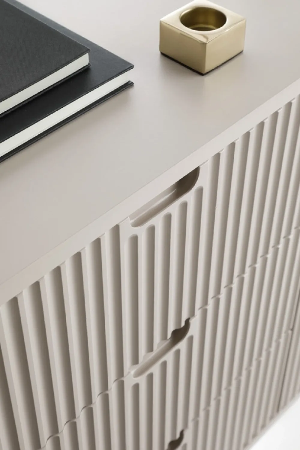 Zestawy Mebli Do Salonu|Komody>PIASKI Pojemna komoda z szufladami 168 cm do salonu ZENIT kaszmir