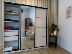 Szafy Trzydrzwiowe|Szafy Do Przedpokoju></noscript>BROMARKT Szafa przesuwna z lustrem do sypialni 180 cm LOFT beż piaskowy