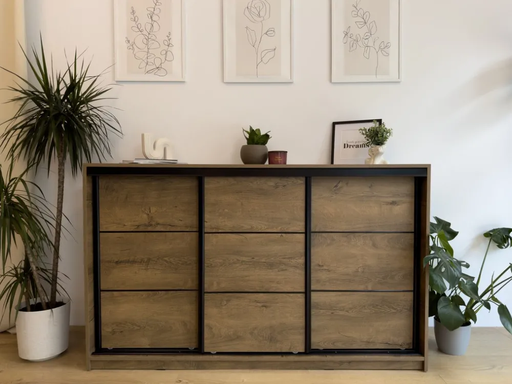 Komody>BROMARKT Trzydrzwiowa komoda przesuwna 160 cm z szufladami LOFT