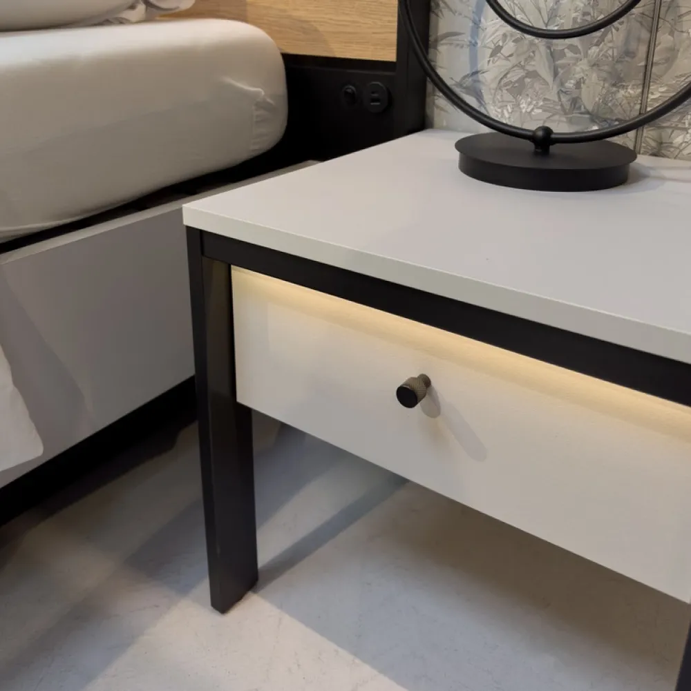 Szafy Otwierane|Szafy Z Lustrem>lenart. Uchylna szafa do sypialni 250 cm z lustrem GRIS