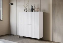 Zestawy Mebli Do Salonu|Komody></noscript>BRATEX Wysoka komoda biała do salonu z ryflowanymi frontami 120 cm PUNES cichy domyk biały